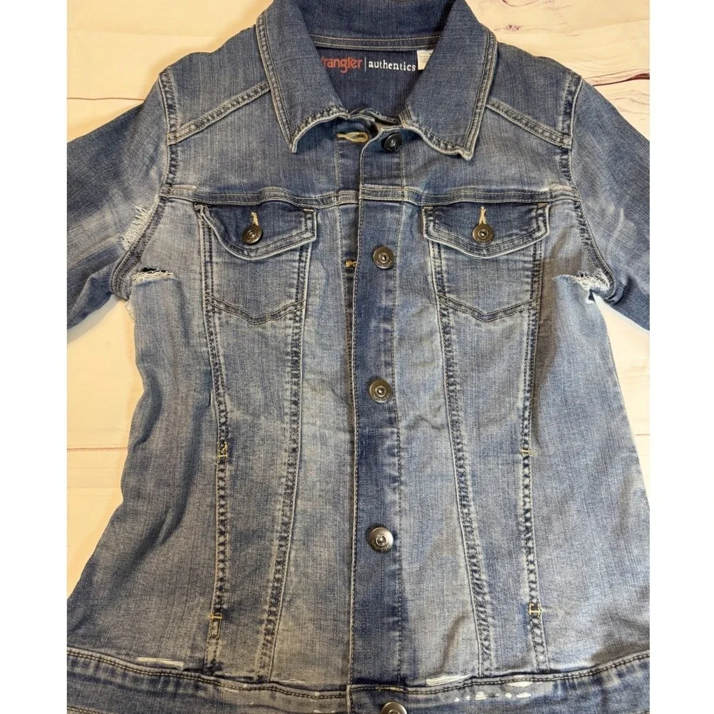Distressed Wrangler Jean‎ Jacket / Medium / Sku0030